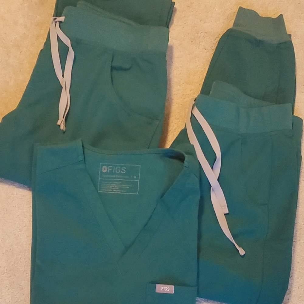 FIGS Scrubs set